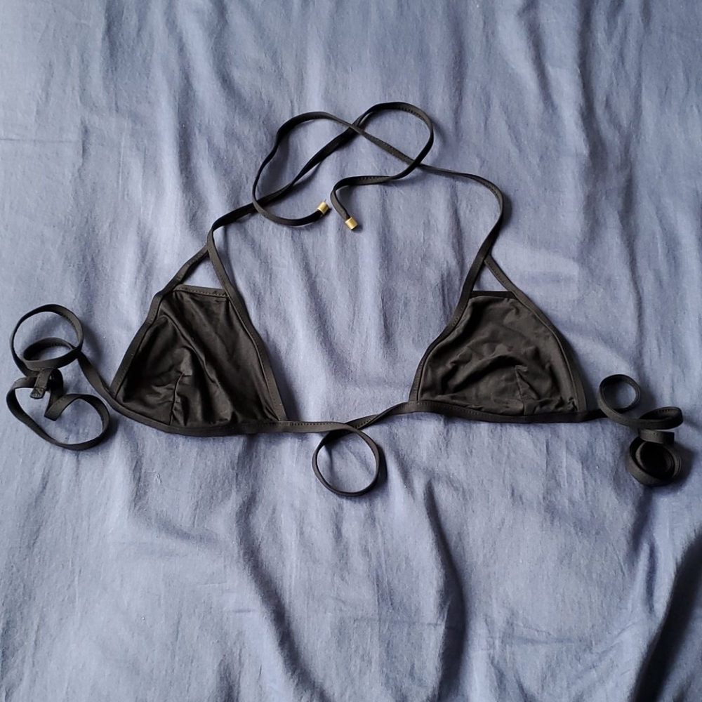Vitamin A Serra Keyhole Wrap Bikini Top Black Sm